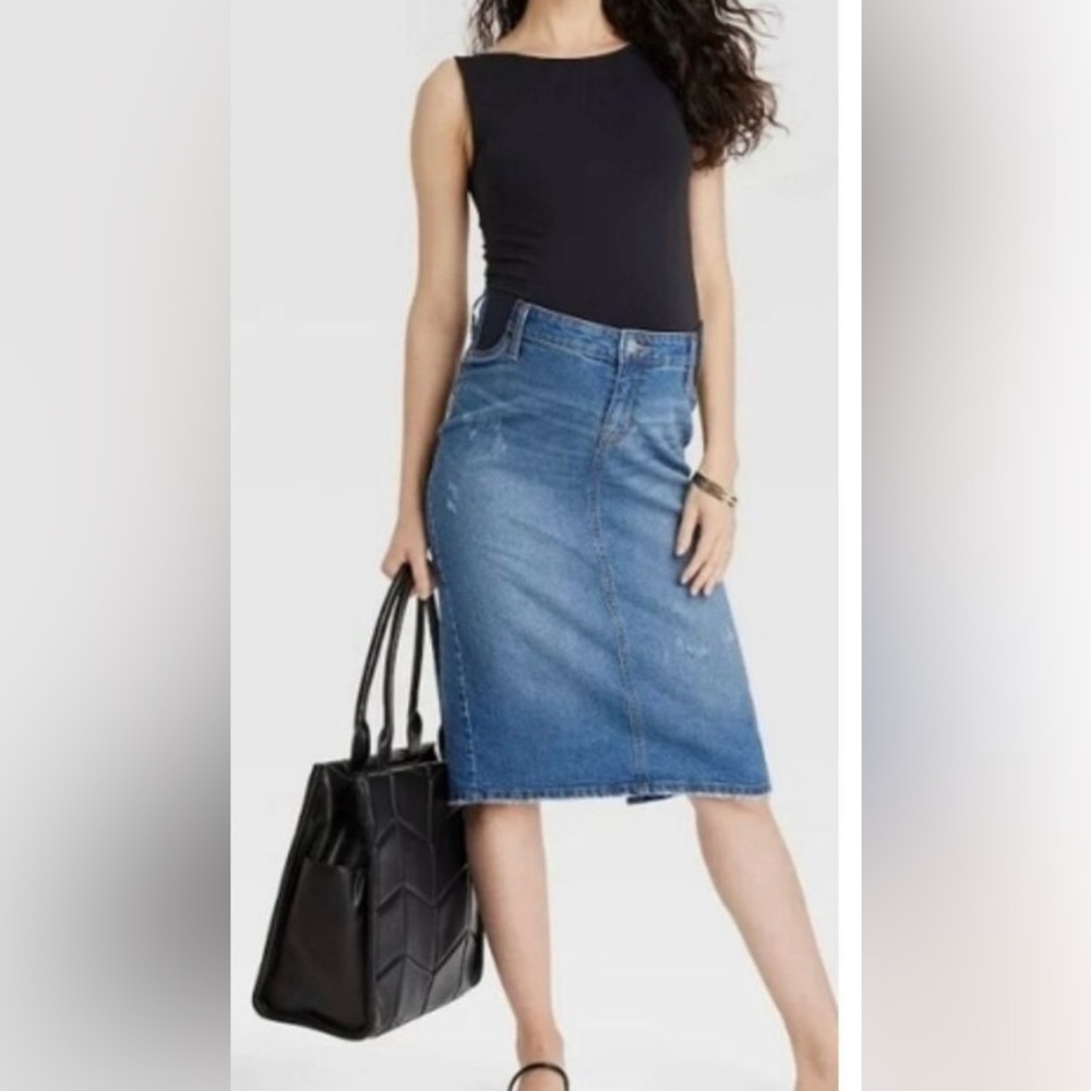 Isabel by Ingrid & Isabel Maternity Stretch pre-pregnancy 
Midi Skirt